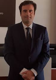 Claudio - Especialista en derecho corporativo